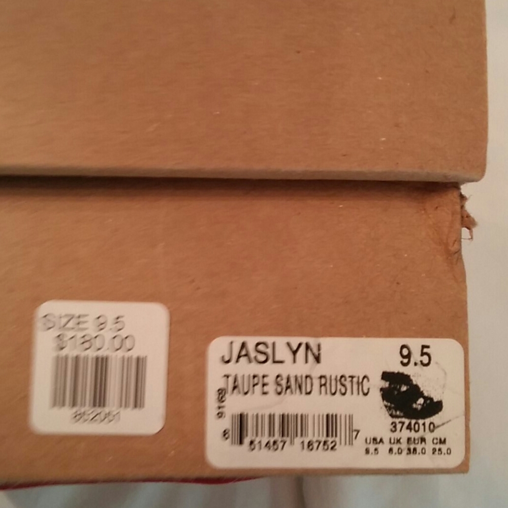 Shoes - Picture 2 of 3